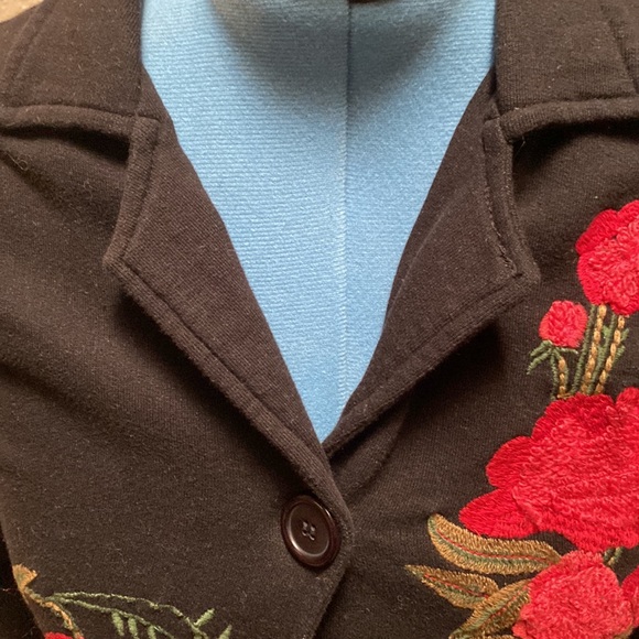 Embodied floral small coat, T-shirt jacket, shacket - Picture 3 of 15